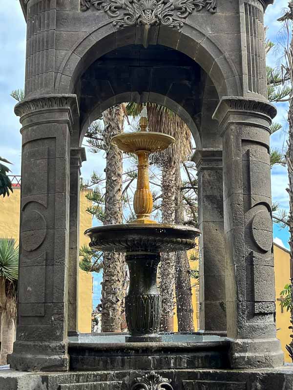 domed stone fountain in vegueta in las palmas de gran canaria