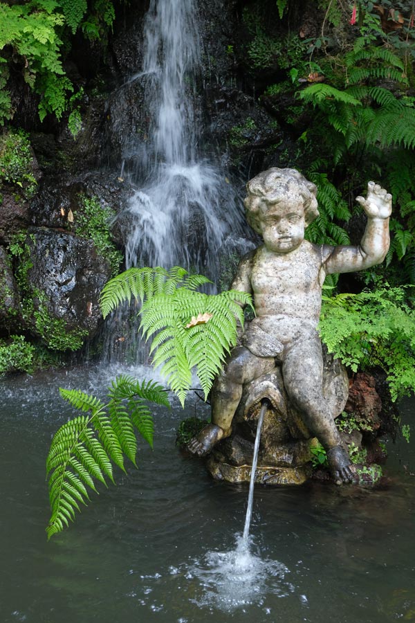 fountain of urinating boy