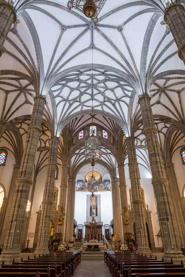 nave of catedral de santa ana in las palmas with ribbed ceiling