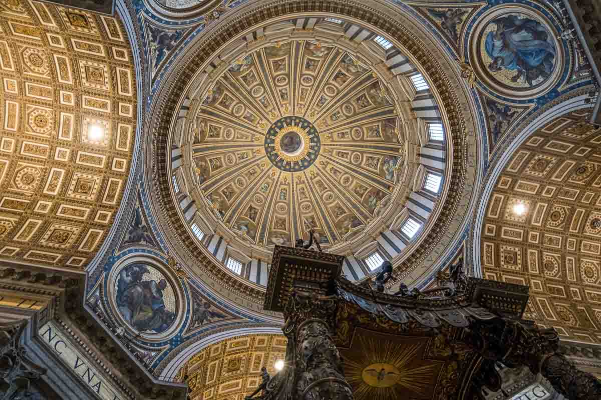 the dome of st peters basilica in rome