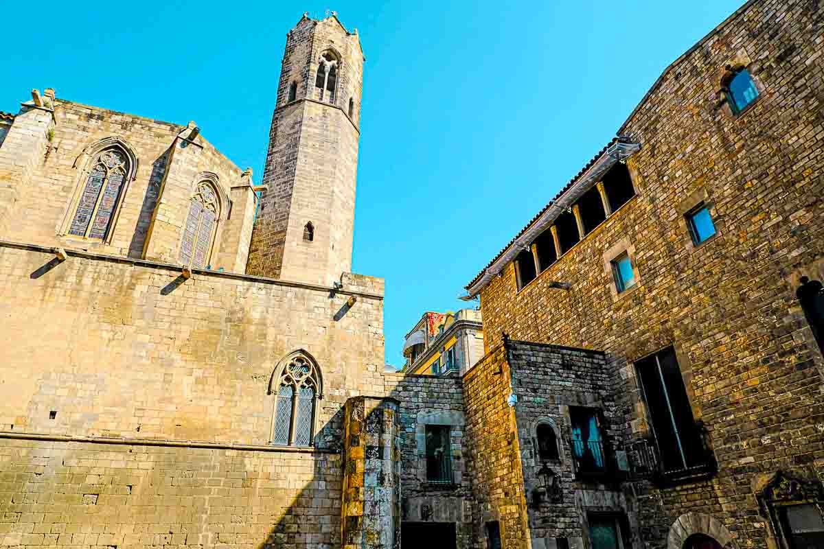 two medieval buildings at right angles to each other