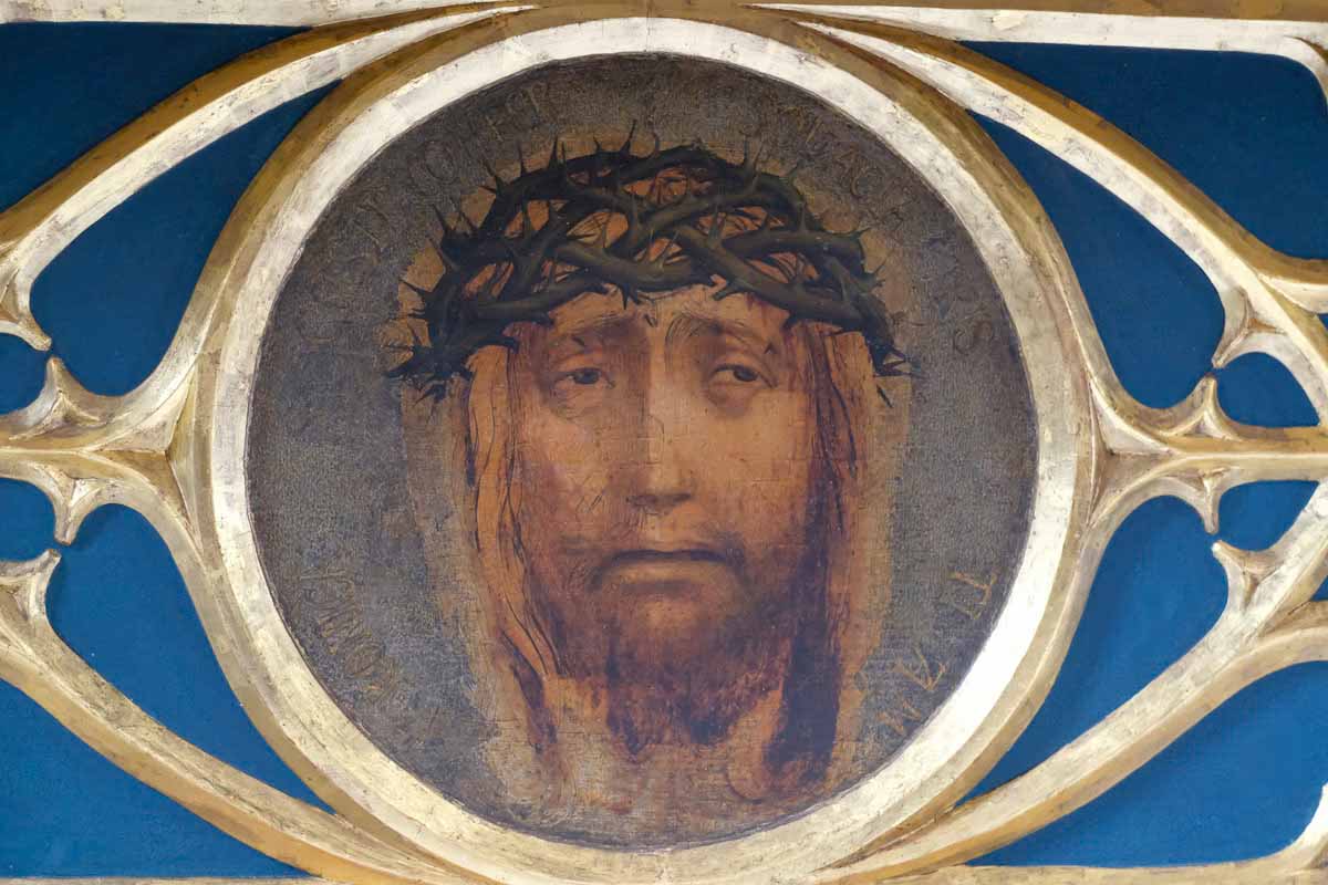 fresco of jesus with crown of thorns