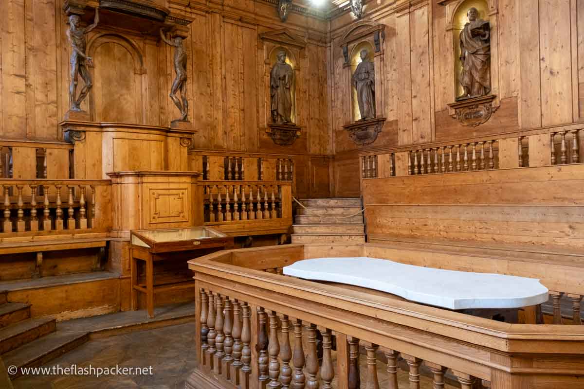 wood-panelled anatomy theatre with statuettes in Palazzo dell’Archiginnasio in bologna