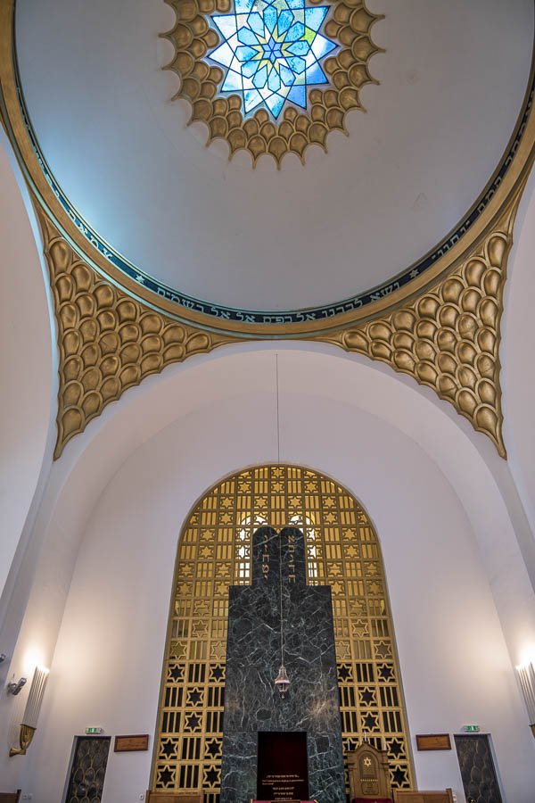 arches and domed roof of small synagogue known as heroes temple in budapest