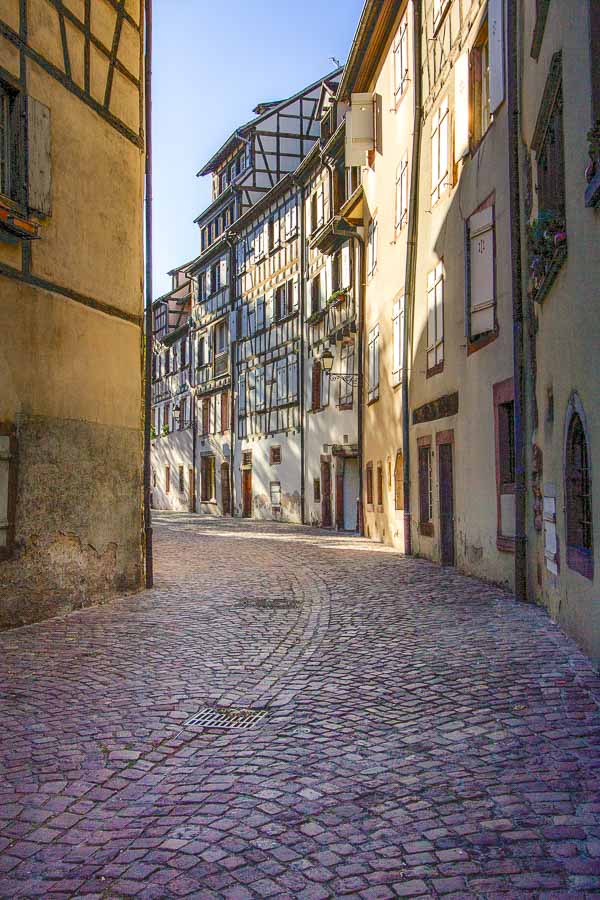 gabled-buidlings-in-tanners-quarter-colmar-france