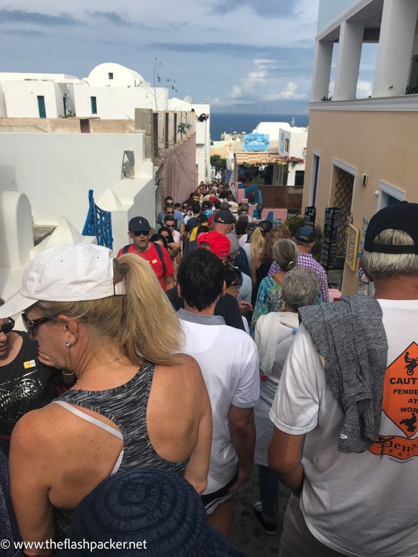 crowds-in-oia-santorini