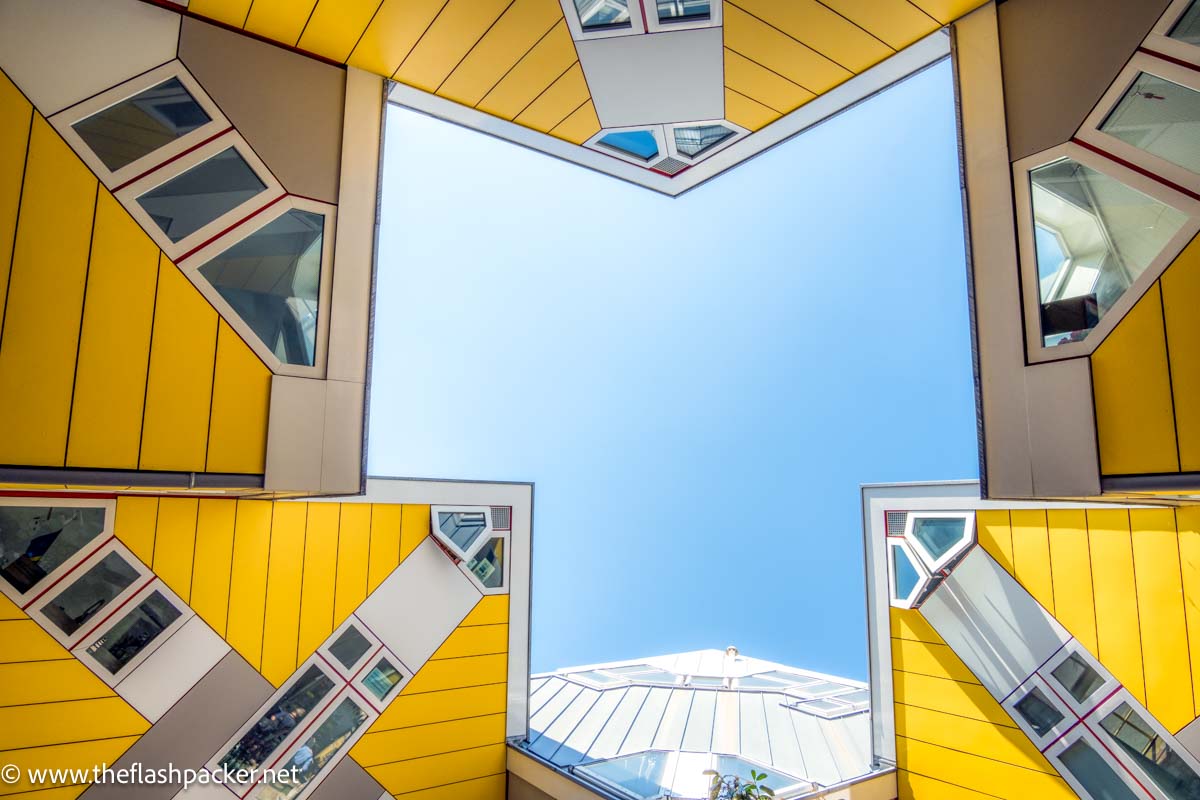 cube-house-rotterdam-looking-up-towards-sky