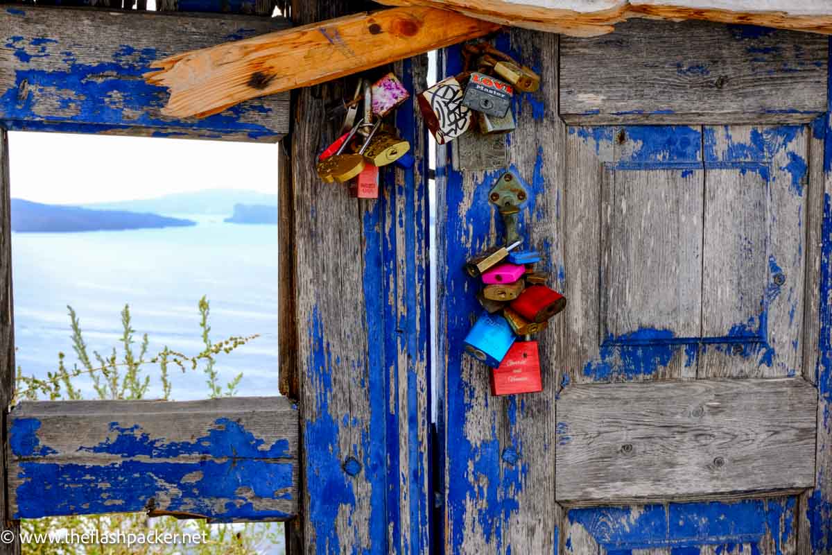 door-in-oia-santorini