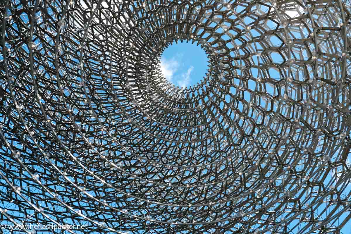 the hive art installation at kew gardens