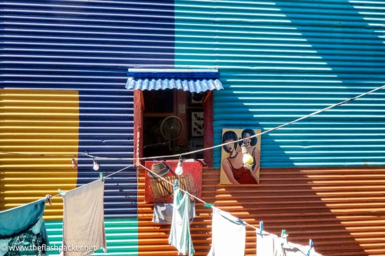 brightly coloured building in el caminito which in one thing to see in 4 days in buenos aires