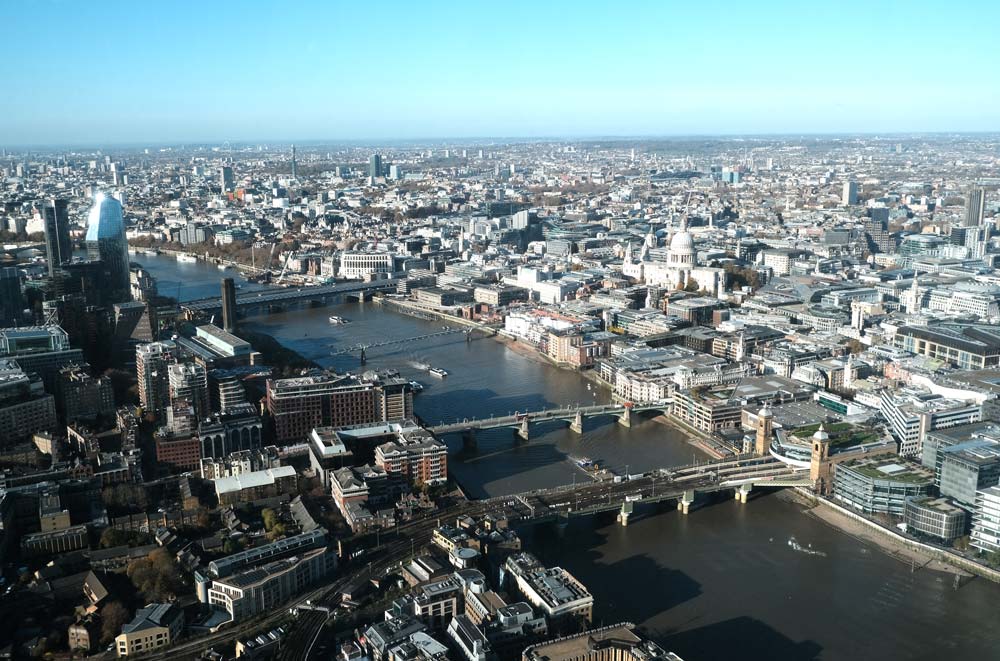 panoramic view of bridges of london