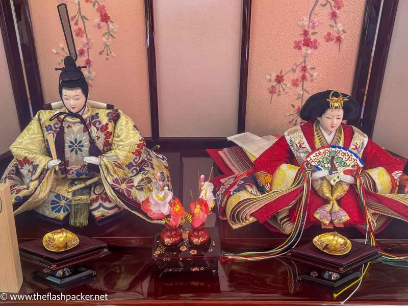 2 beautiful traditional japanese dolls