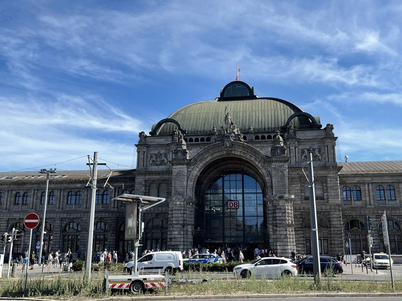 facade of nuremberg train station the starting point of day trips from nuremberg by train