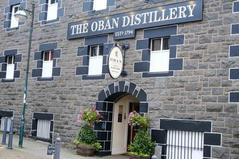 grey brick oban-distillery-exterior