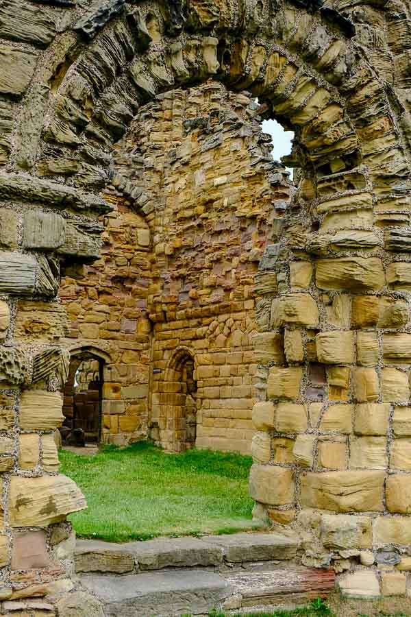 stone arch at at tynemouth castle 