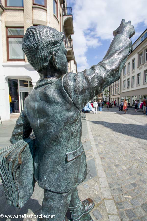 The-Paper-Boy-sculpture-in-Alesund-Norway