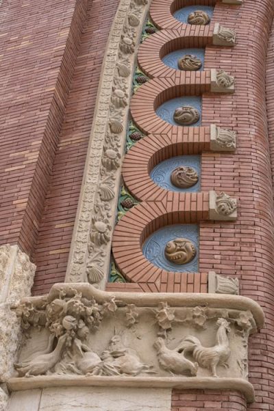 art nouveau sculpting on outside of building