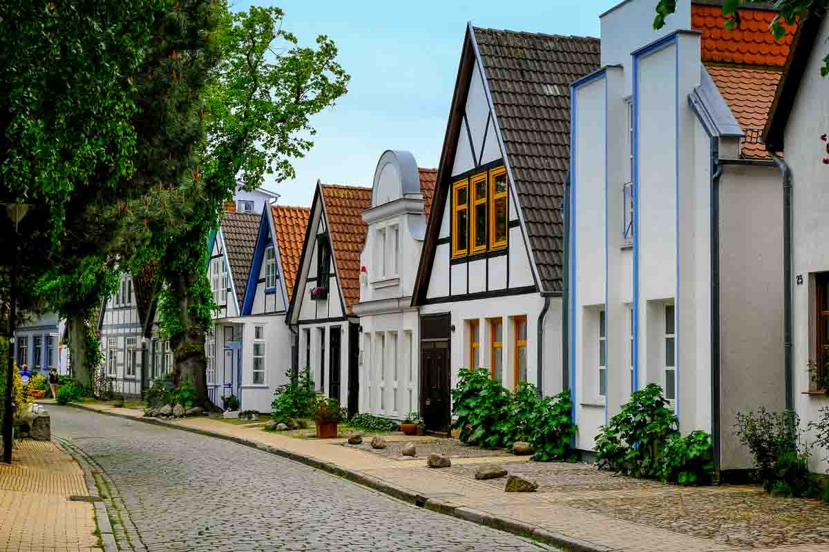 fishermen's cottages on Alexandrienstrasse, Warnemünde